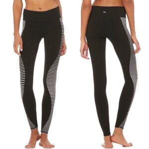 ALO Yoga Airbrush Leggings in Black Reflector XS